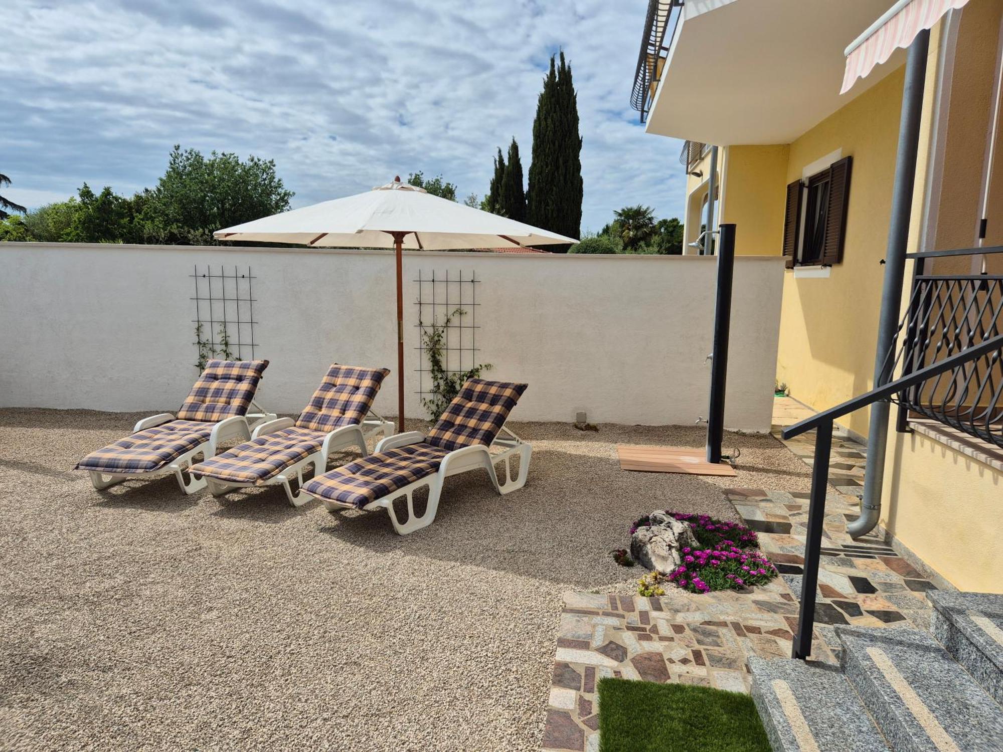 Apartment Vinja Porec - Privat Garden - Whirlpool Luaran gambar